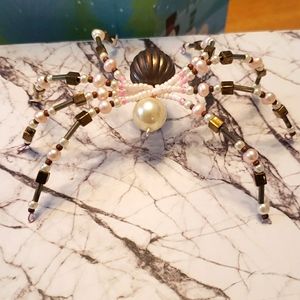 Pearl beaded spider 🕷
